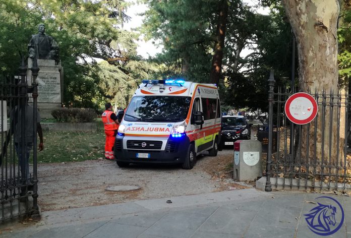 Giovane straniero colpito a bottigliate presso i giardini Margherita di Piacenza