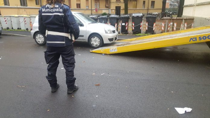 Sequestro auto Polizia Municipale Piacenza