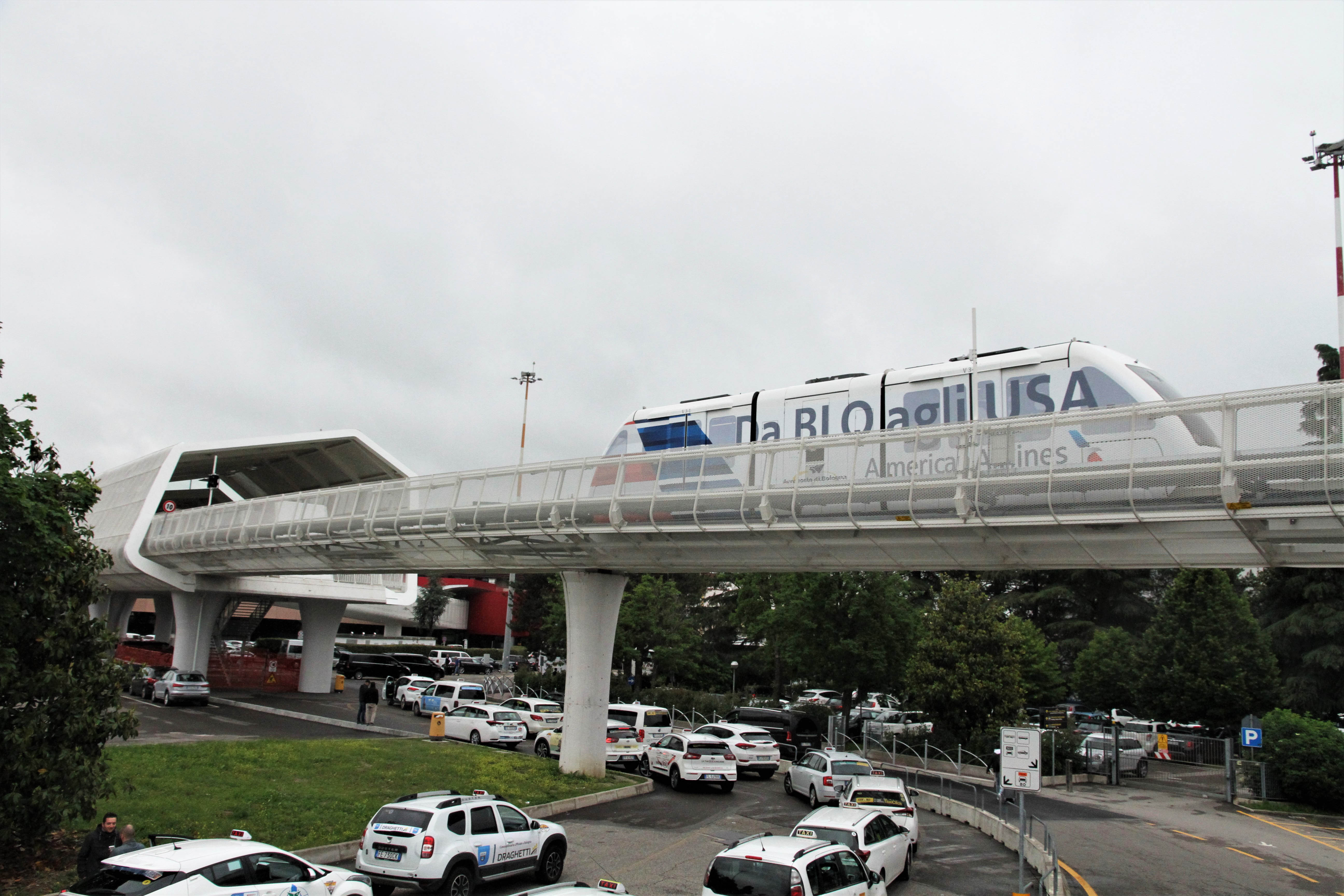 A Bologna presto in funzione le navette che collegheranno aeroporto e stazione