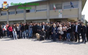 Guardia di Finanza all'istituto Mattei di Fiorenzuola d'Arda